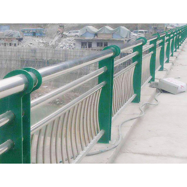 道路、橋梁不銹鋼復(fù)合管8.jpg 道路、橋梁不銹鋼復(fù)合管8.jpg